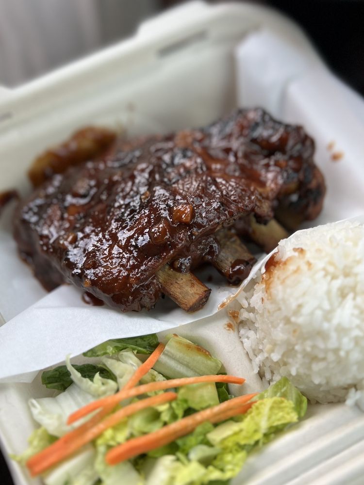 A rack of barbecue ribs at Harley's Tropical Barbecue