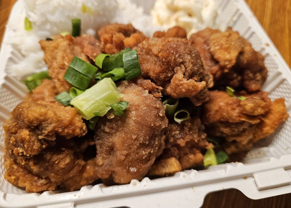 The chicken plate at Smiley's Local Grinds